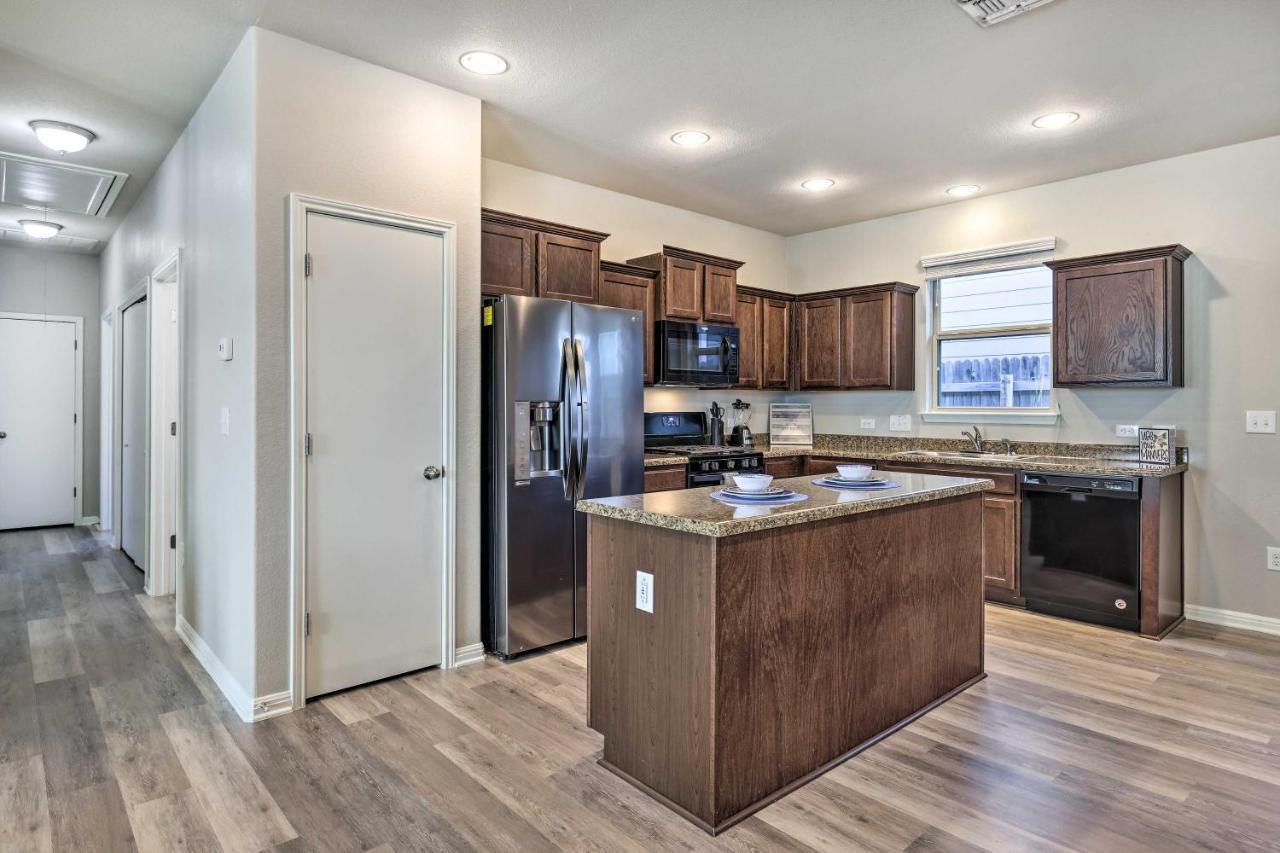 Buda Home With Smart Tv About 19 Mi To Downtown Austin المظهر الخارجي الصورة